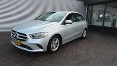 Grijs Gebruikt 2019 Mercedes B180 Premium Plus MPV | € 21.900 (Goede deal)