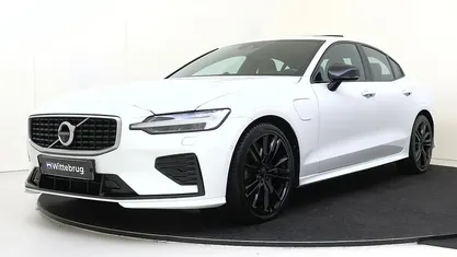 Wit Occasion 2019 Volvo S60 R-Design Sedan | € 32.925 (Eerlijke prijs)