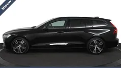 Zwart Gebruikt 2022 Volvo V60 Plus Stationwagen | € 32.950 (Goede deal)