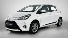 Gebruikt 2017 Toyota Yaris Hybrid Design Hatchback | € 15.450 (Eerlijke prijs)