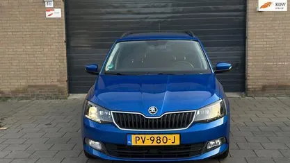 Blauw Gebruikt 2017 Skoda Fabia Drive Hatchback | € 7.995 (Eerlijke prijs)