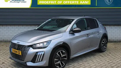 Grijs Occasion 2024 Peugeot e-208 GT Hatchback | € 24.440 (Eerlijke prijs)