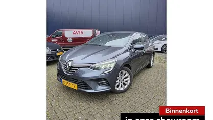 Grijs Occasion 2022 Renault Clio V Intens Hatchback | € 12.495 (Eerlijke prijs)