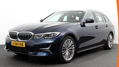 Blauw, metallic lak Gebruikt 2020 BMW 318 Executive Stationwagen | € 27.840 (Goede deal)