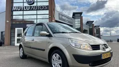 Gebruikt 2006 Renault Scénic II Dynamique MPV | € 2.490 (Eerlijke prijs)