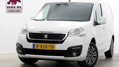 Gebruikt 2018 Peugeot Partner Premium MPV | € 7.950 (Goede deal)