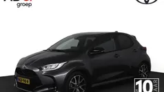 Grijs Gebruikt 2021 Toyota Yaris Hybrid Executive Hatchback | € 21.950 (Eerlijke prijs)