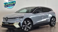 Grijs Gebruikt 2022 Renault Mégane Iconic Hatchback | € 26.695 (Eerlijke prijs)