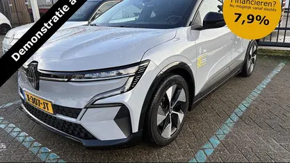 Grijs Gebruikt 2023 Renault Megane E-Tech Evolution Hatchback | € 28.900 (Eerlijke prijs)