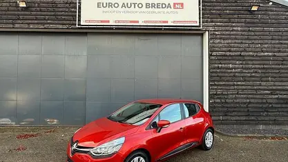 Rood Occasion 2018 Renault Clio IV Intens Hatchback | € 7.750 (Goede deal)