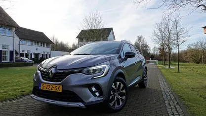 Grijs Occasion 2023 Renault Captur Techno SUV | € 24.450 (Eerlijke prijs)