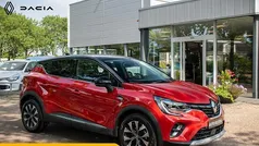 Rouge flamme i noir étoilé (rood metallic) Gebruikt 2023 Renault Captur Techno SUV | € 27.490 (Eerlijke prijs)