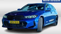 Blauw Gebruikt 2023 BMW 330e Comfort Edition Stationwagen | € 41.950 (Super prijs)