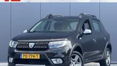 Zwart Gebruikt 2017 Dacia Sandero Stepway Hatchback | € 6.748 (Eerlijke prijs)