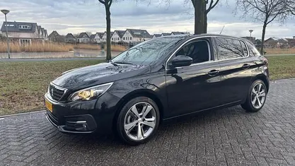 Occasion 2018 Peugeot 308 Premium Hatchback | € 7.495 (Eerlijke prijs)