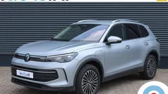 Grijs, metallic lak Nieuw 2025 VW Tiguan Edition SUV | € 49.745 (Super prijs)