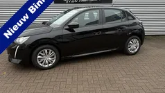 Zwart (metallic) Gebruikt 2023 Peugeot 208 Active Hatchback | € 14.900 (Eerlijke prijs)