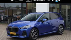 Blauw, metallic lak Gebruikt 2023 BMW 230 Comfort Edition Stationwagen | € 41.950 (Eerlijke prijs)