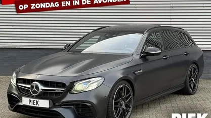 Zwart Gebruikt 2018 Mercedes S63 AMG AMG Stationwagen | € 67.999 (Goede deal)
