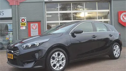Occasion Kia Ceed 120 PK (88 kW) 2021 Zwart Hatchback