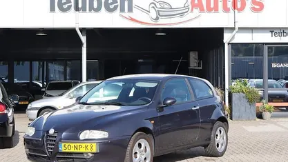 Blauw Gebruikt 2004 Alfa Romeo 147 Impression Hatchback | € 1.685 (Eerlijke prijs)