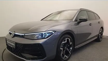 Occasion 2025 VW Passat R-line Stationwagen | € 52.450 (Eerlijke prijs)