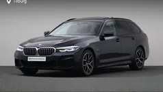 Zwart Gebruikt 2022 BMW 530e Executive Stationwagen | € 44.880 (Eerlijke prijs)