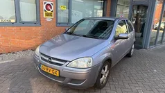 Paars Gebruikt 2005 Opel Corsa Hatchback | € 999 (Goede deal)