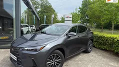 Grijs Gebruikt 2023 Lexus NX450h+ Luxury Line SUV | € 54.450 (Eerlijke prijs)