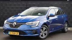 Blauw (metallic) Gebruikt 2021 Renault Mégane GrandTour Intens Stationwagen | € 17.950 (Eerlijke prijs)
