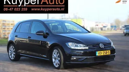 Occasion 2017 VW Golf VII Highline Hatchback | € 10.950 (Eerlijke prijs)