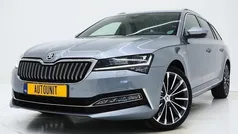 Grijs, metallic lak Gebruikt 2020 Skoda Superb LAURIN & KLEMENT Stationwagen | € 25.840 (Eerlijke prijs)