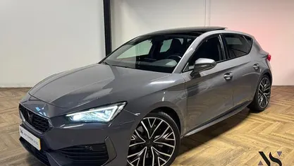 Grijs Gebruikt 2022 Cupra Leon VZ3 Sedan | € 33.940 (Eerlijke prijs)