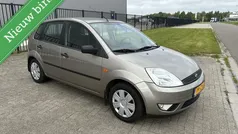 Grijs Gebruikt 2002 Ford Fiesta Ambiente Hatchback | € 1.250 (Eerlijke prijs)