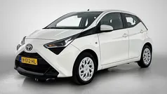 Gebruikt 2020 Toyota Aygo X-play Hatchback | € 11.450 (Eerlijke prijs)