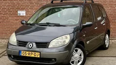 Grijs, metallic lak Gebruikt 2005 Renault Grand Scénic II MPV | € 995 (Eerlijke prijs)