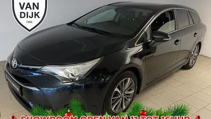 Grijs (metallic) Gebruikt 2017 Toyota Avensis Executive Stationwagen | € 14.885 (Goede deal)