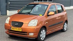 Oranje Gebruikt 2005 Kia Picanto 4 Hatchback | € 950 (Eerlijke prijs)
