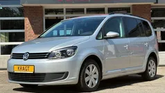 Grijs, metallic lak Gebruikt 2014 VW Touran Edition MPV | € 13.450 (Eerlijke prijs)