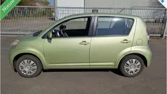 Groen Gebruikt 2005 Daihatsu Sirion Hatchback | € 999 (Goede deal)