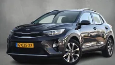 Grijs, metallic lak Gebruikt 2020 Kia Stonic SUV | € 16.950 (Eerlijke prijs)