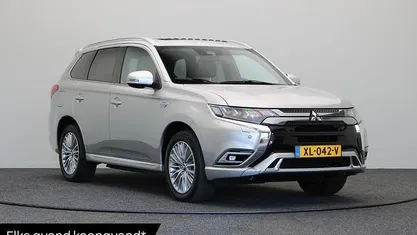 Grijs Gebruikt 2019 Mitsubishi Outlander Instyle SUV | € 20.745 (Eerlijke prijs)