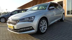 Grijs, metallic lak Gebruikt 2021 Skoda Superb Business Line Stationwagen | € 25.950 (Eerlijke prijs)