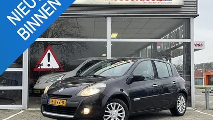 Gebruikt 2010 Renault Clio II Dynamique Hatchback | € 2.449 (Eerlijke prijs)