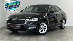 Zwart Gebruikt 2021 Skoda Octavia Business Line Hatchback | € 19.645 (Eerlijke prijs)