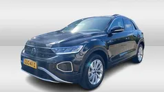 Zwart Gebruikt 2024 VW T-Roc Edition SUV | € 30.950 (Super prijs)