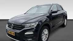 Zwart Gebruikt 2019 VW T-Roc Style SUV | € 17.730 (Eerlijke prijs)