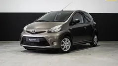 Bruin Gebruikt 2013 Toyota Aygo Hatchback | € 4.450 (Eerlijke prijs)