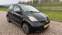 Zwart Gebruikt 2008 Toyota Aygo Hatchback | € 2.490 (Eerlijke prijs)