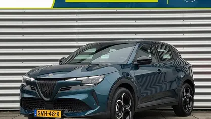 Blauw Occasion 2024 Alfa Romeo GT Junior Hatchback | € 30.935 (Eerlijke prijs)